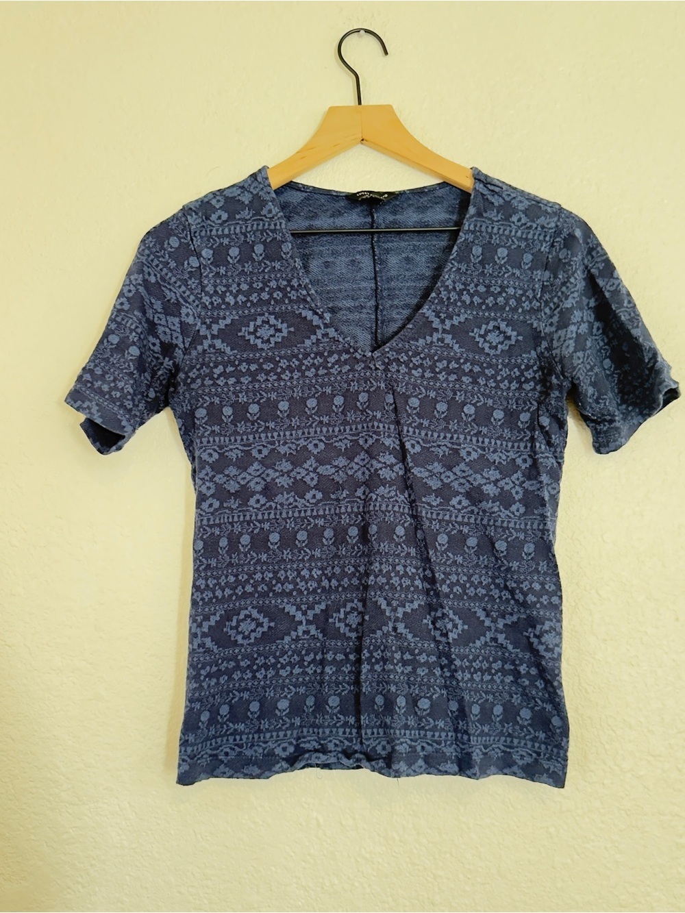 Lucky brand Los Angeles CA V-neck Navy Knit Top Size S